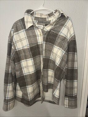 American Eagle Outfitters Plaid Button-Down Shirt Jacket in Cream, Gray, Blue